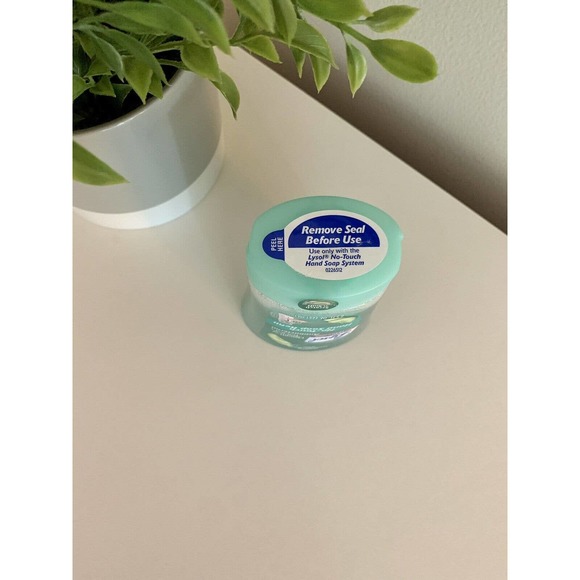 Lysol No Touch Refill Soap Soothing Cucumber Splash 8.5 Oz Sealed EXPIRED 3/13 - Picture 4 of 7